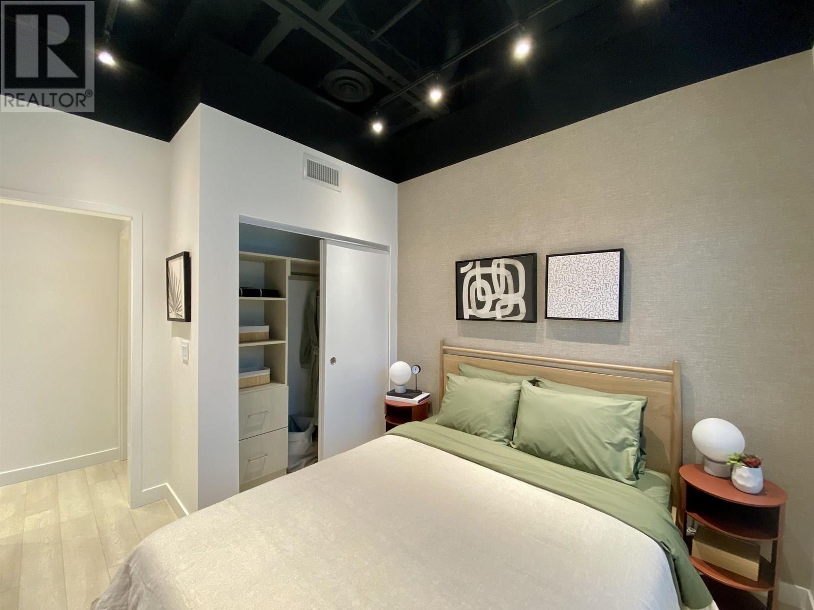 Photo 10 of 2700 Kingsway, Vancouver BC