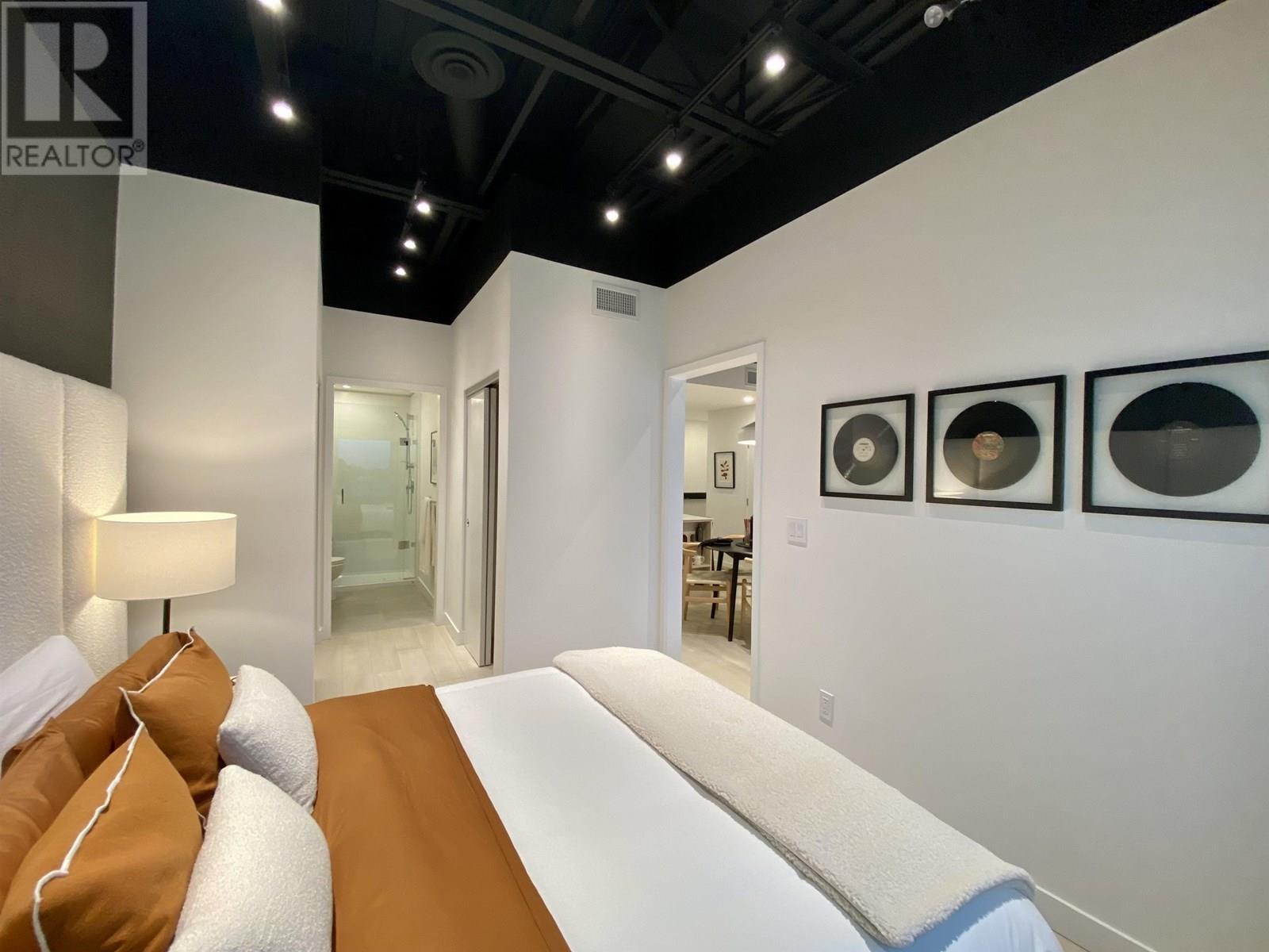Photo 9 of 2700 Kingsway, Vancouver BC