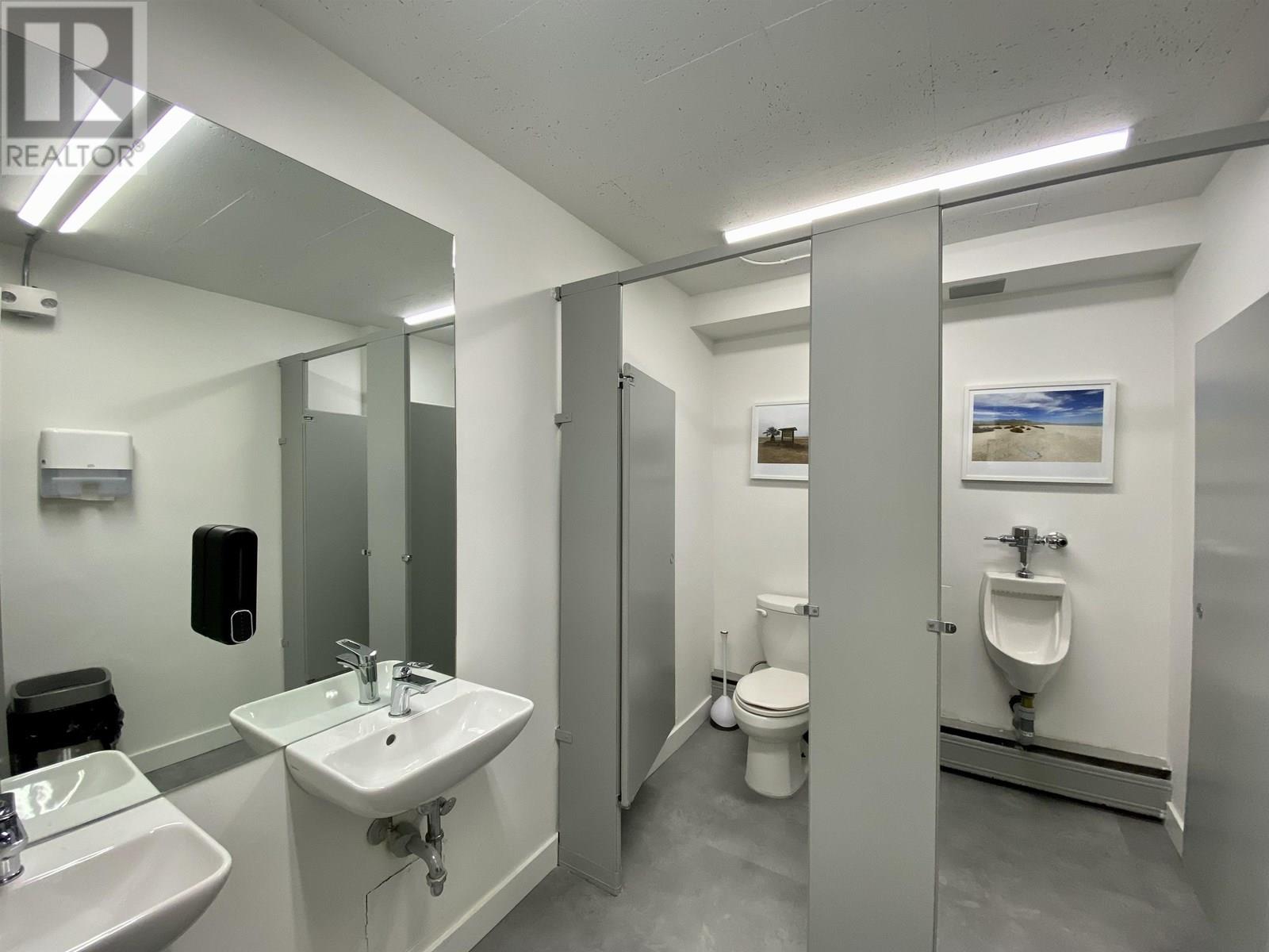 Photo 11 of 2700 Kingsway, Vancouver BC