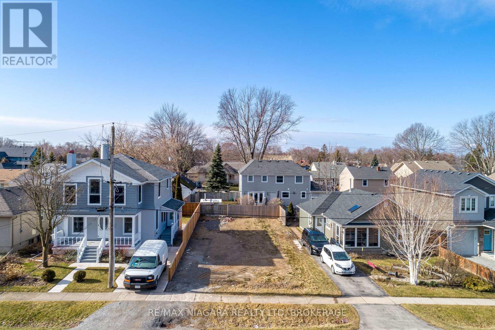 Photo 1 of 13 Shelley Avenue, St Catharines ON