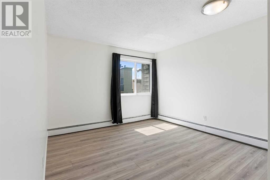 Single Family House for Sale in   Glamis Drive SW Glamorgan Calgary 