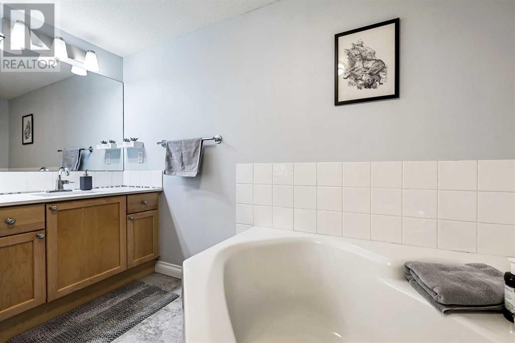 Single Family House for Sale in    Avenue SW South Calgary Calgary 