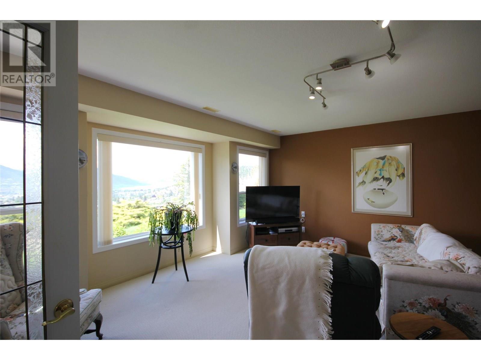  1608 Holden Road, Penticton