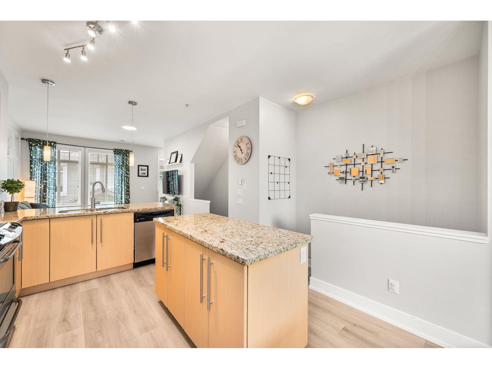 Photo 9 of 28 8250 209 B Street, Langley BC