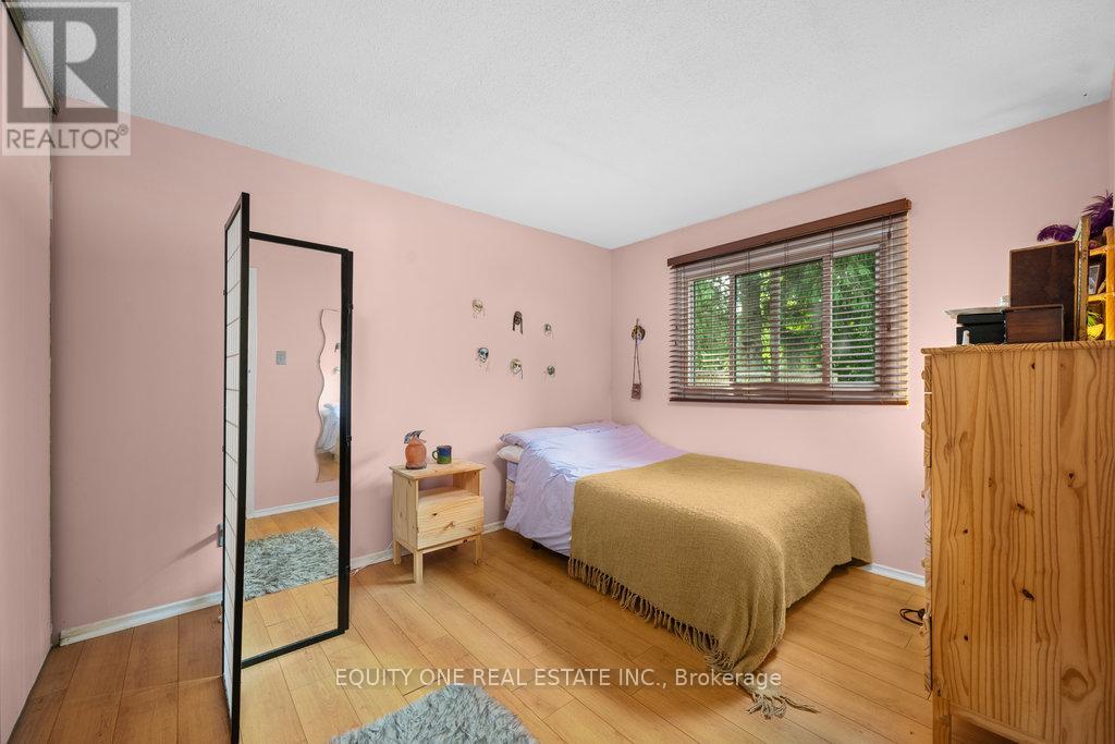 Photo 16 of 426 Woodfield Drive, Ottawa ON