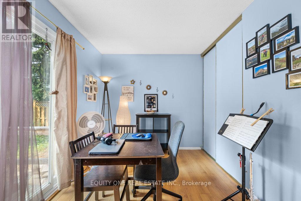Photo 19 of 426 Woodfield Drive, Ottawa ON