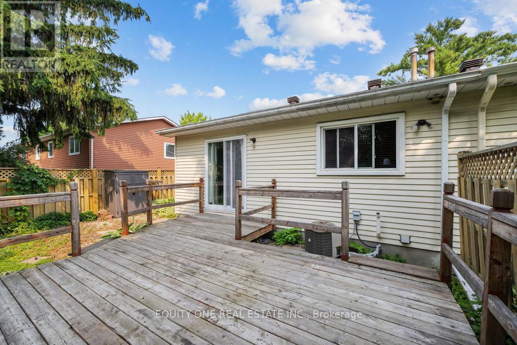 Photo 24 of 426 Woodfield Drive, Ottawa ON
