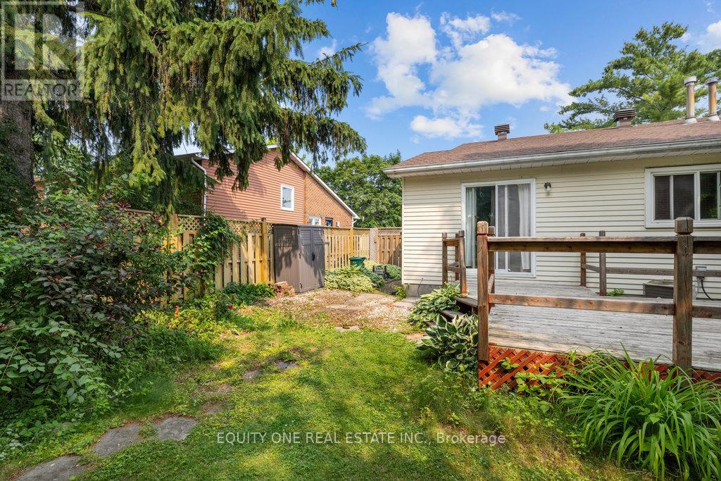 Photo 26 of 426 Woodfield Drive, Ottawa ON