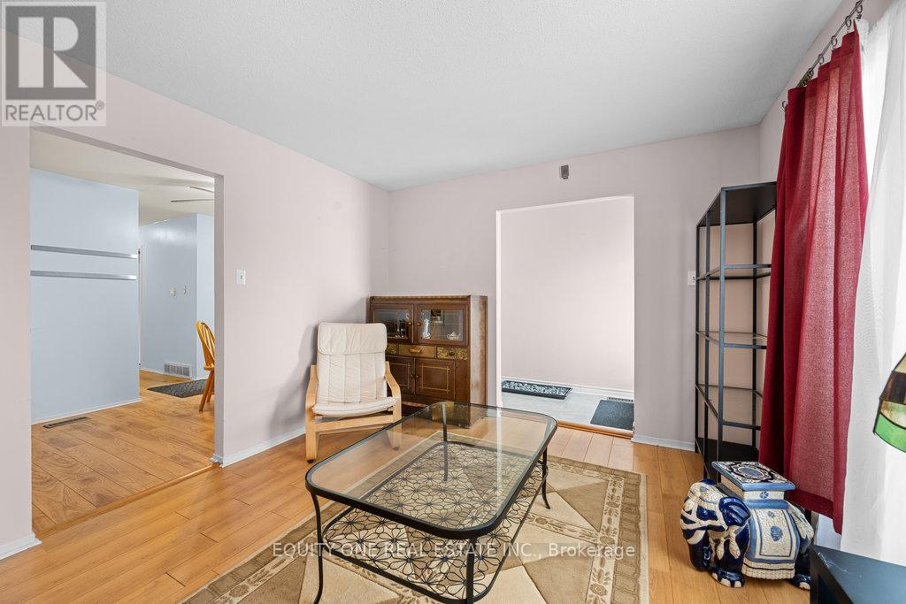 Photo 7 of 426 Woodfield Drive, Ottawa ON