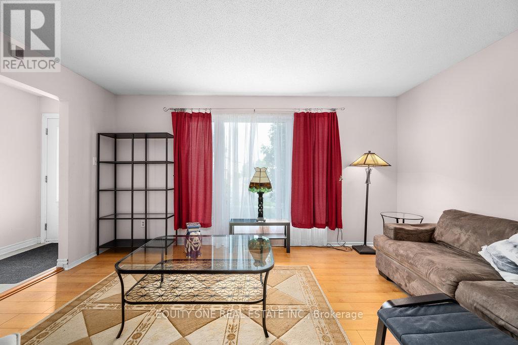 Photo 9 of 426 Woodfield Drive, Ottawa ON