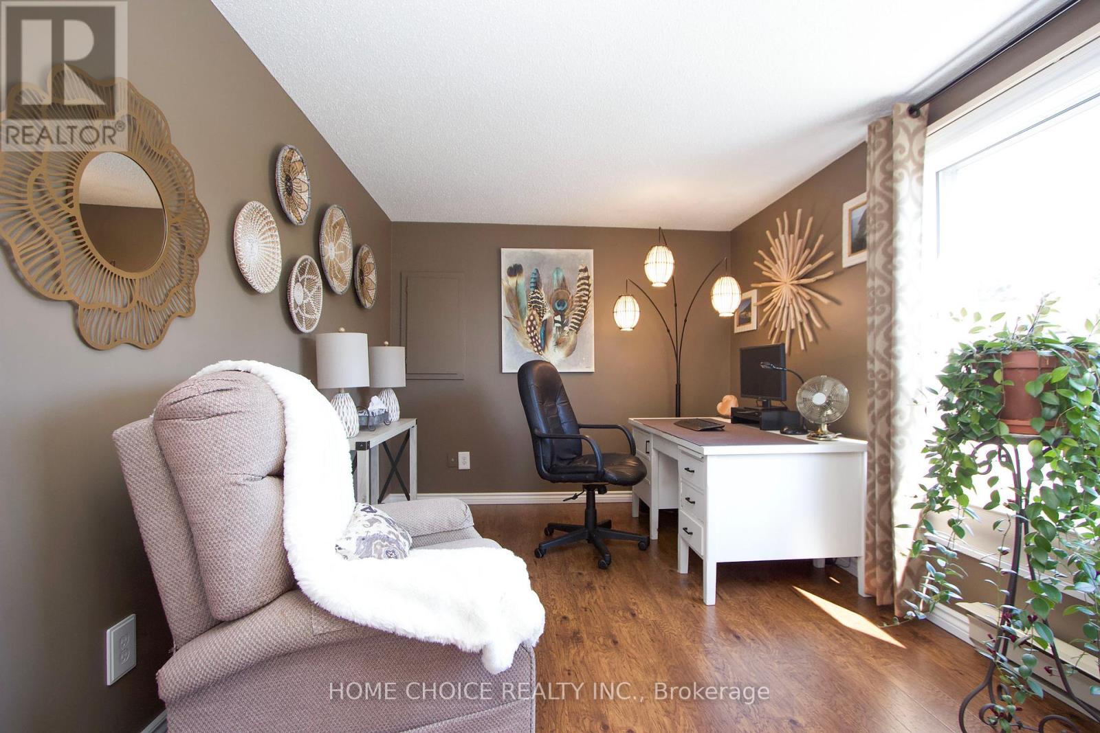 Photo 6 of 10 Eastbank Road, Clarington ON