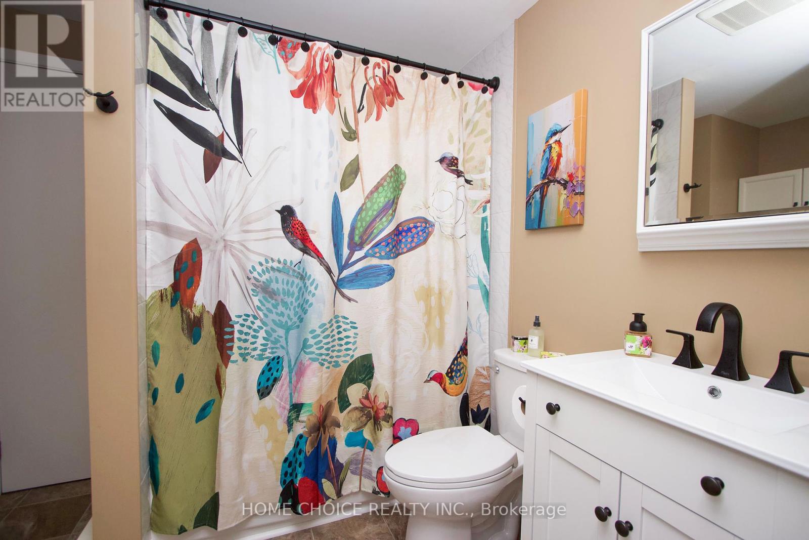 Photo 22 of 10 Eastbank Road, Clarington ON