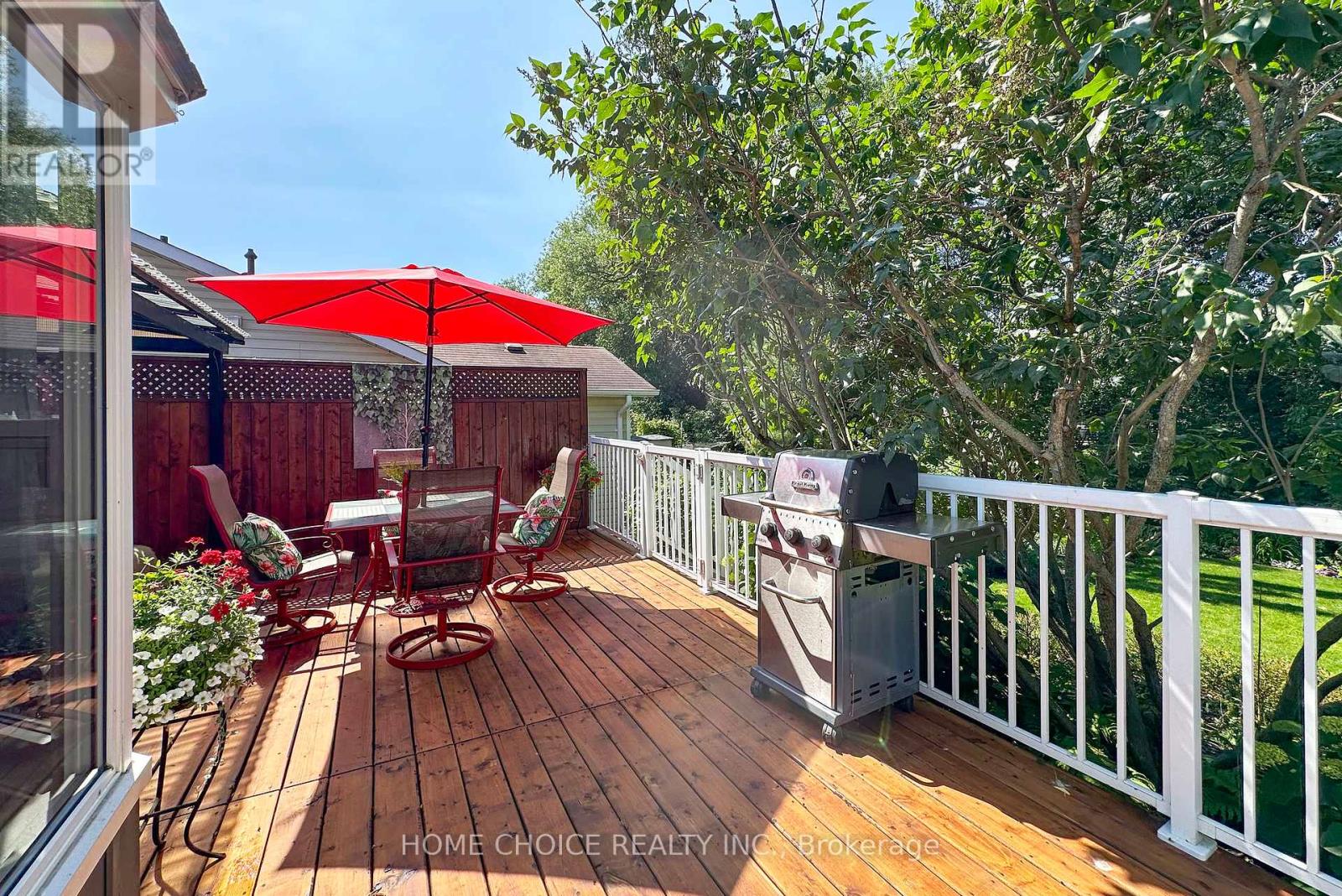 Photo 42 of 10 Eastbank Road, Clarington ON