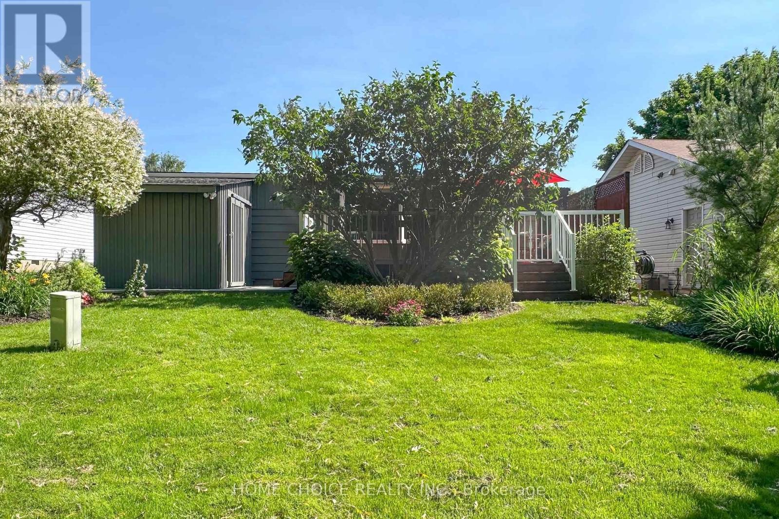 Photo 33 of 10 Eastbank Road, Clarington ON