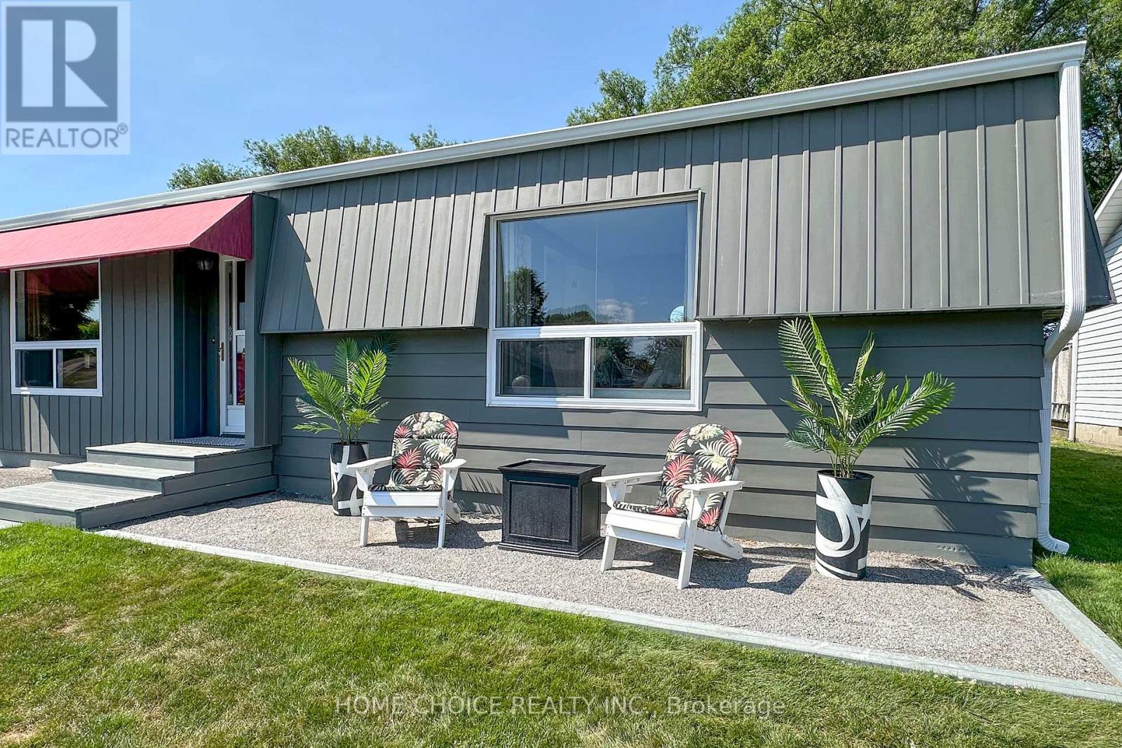 Photo 4 of 10 Eastbank Road, Clarington ON