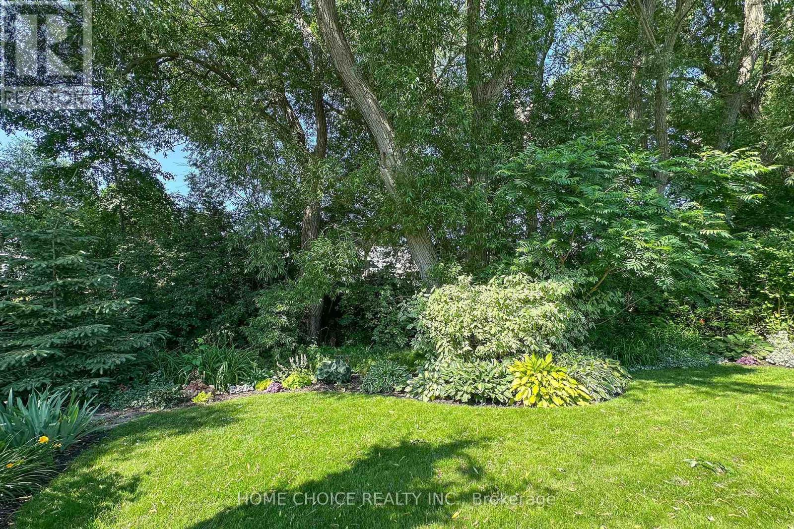 Photo 21 of 10 Eastbank Road, Clarington ON