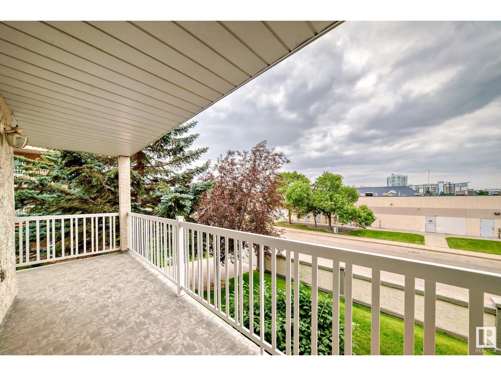 Photo 18 of 211 10915 21 Av Nw, Edmonton AB