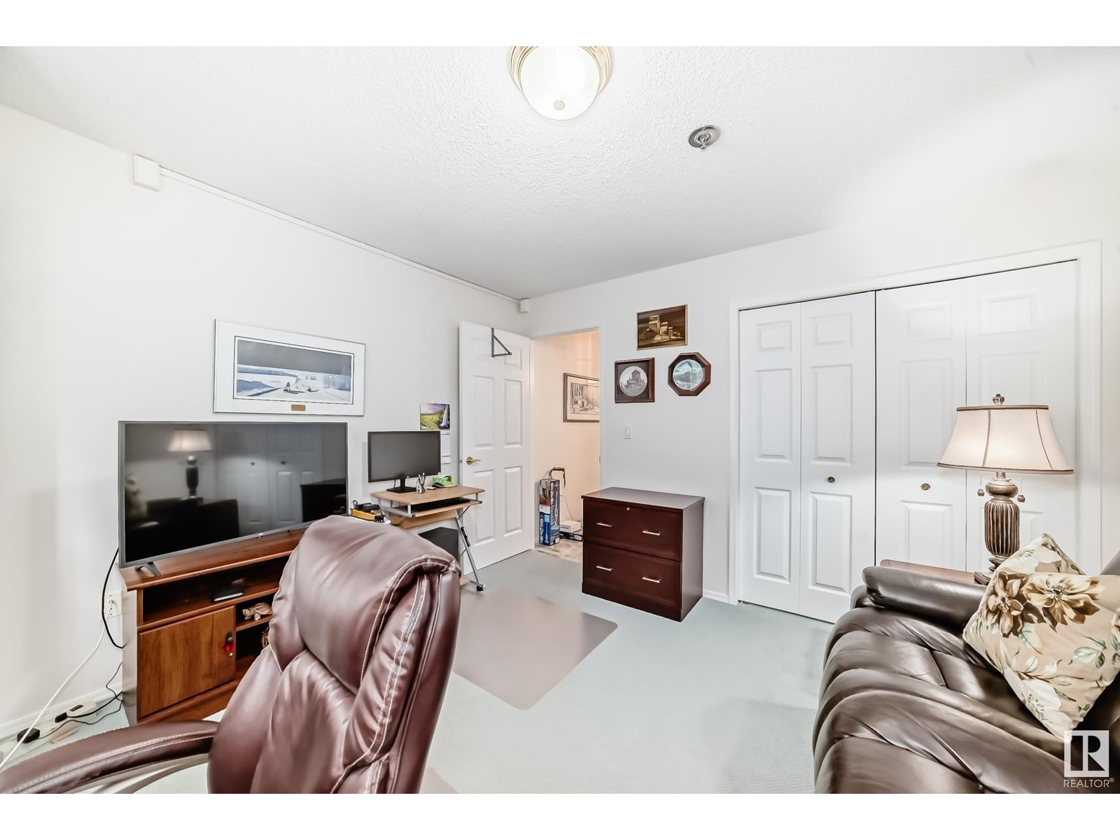 Photo 31 of 211 10915 21 Av Nw, Edmonton AB