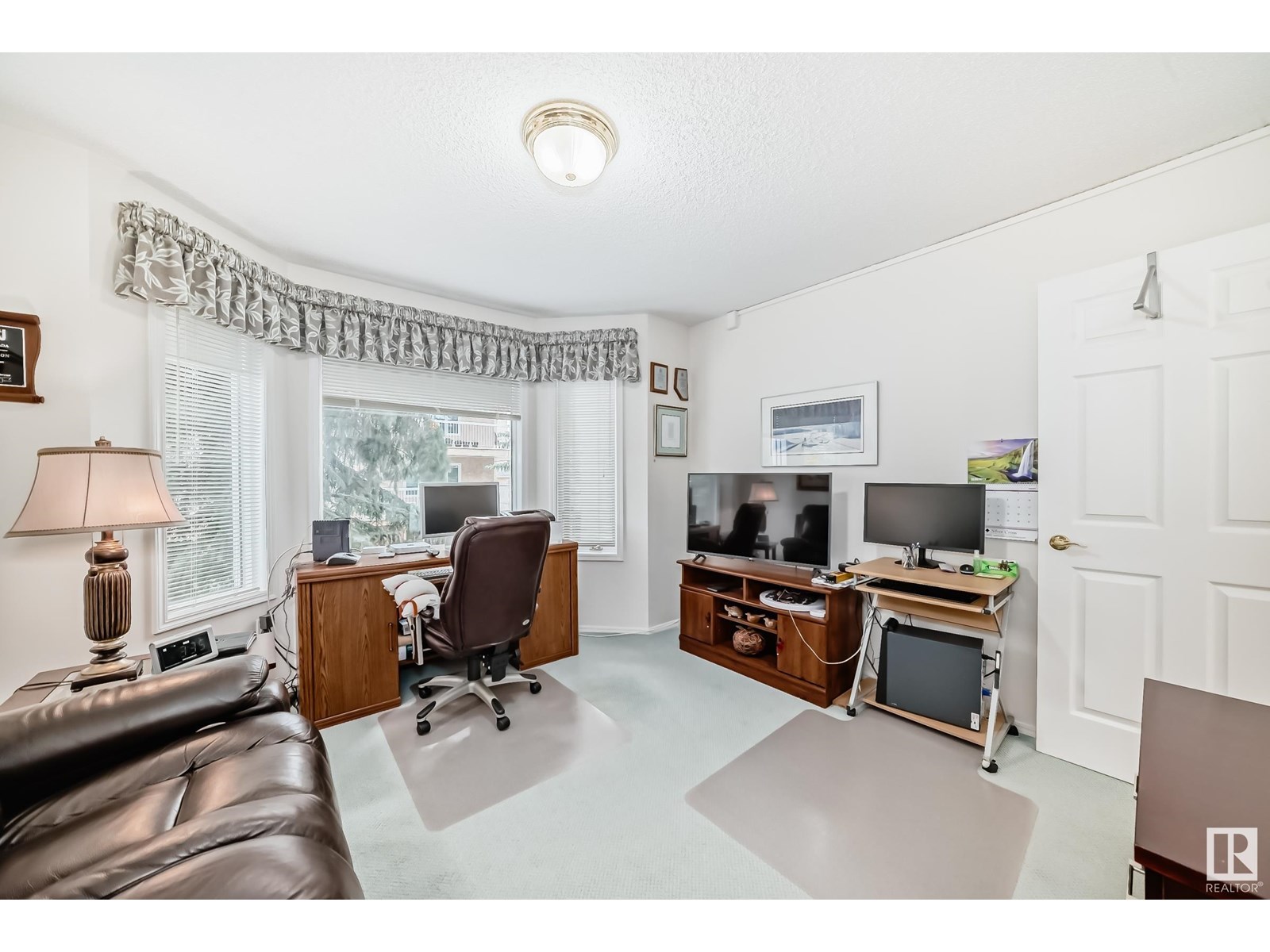 Photo 32 of 211 10915 21 Av Nw, Edmonton AB