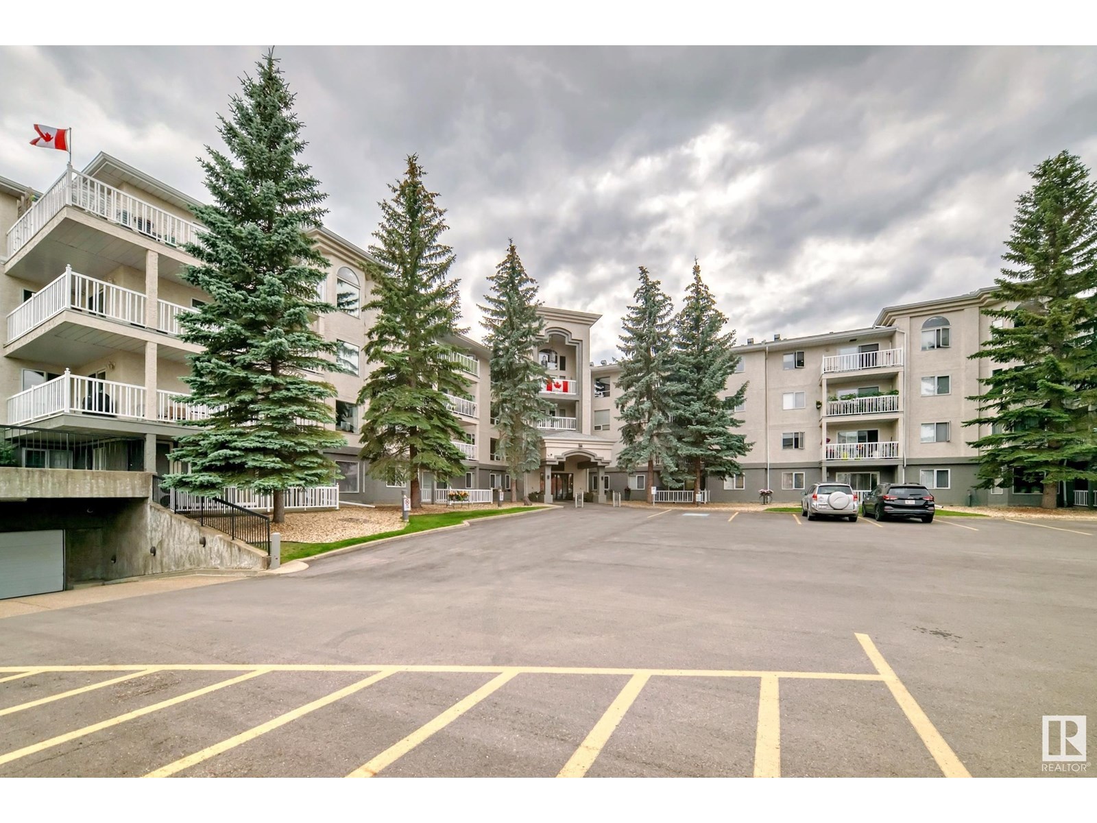 Photo 43 of 211 10915 21 Av Nw, Edmonton AB