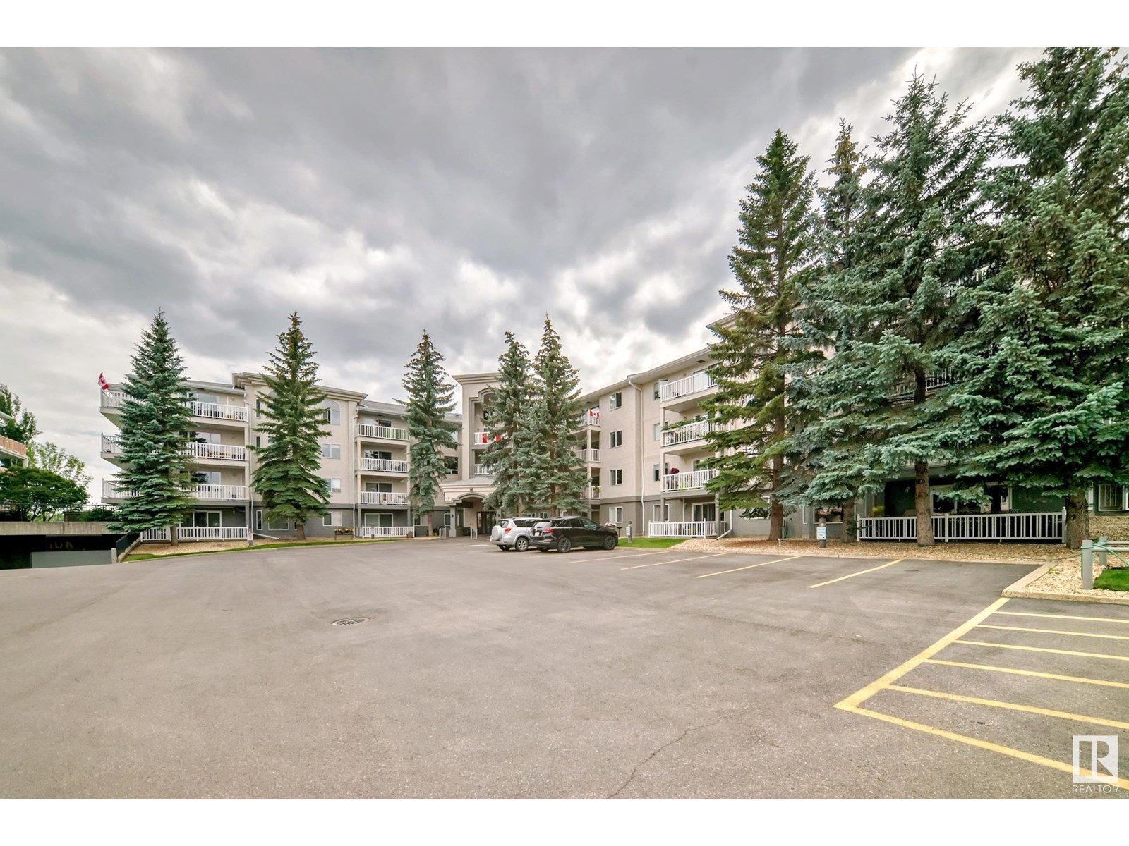 Photo 47 of 211 10915 21 Av Nw, Edmonton AB