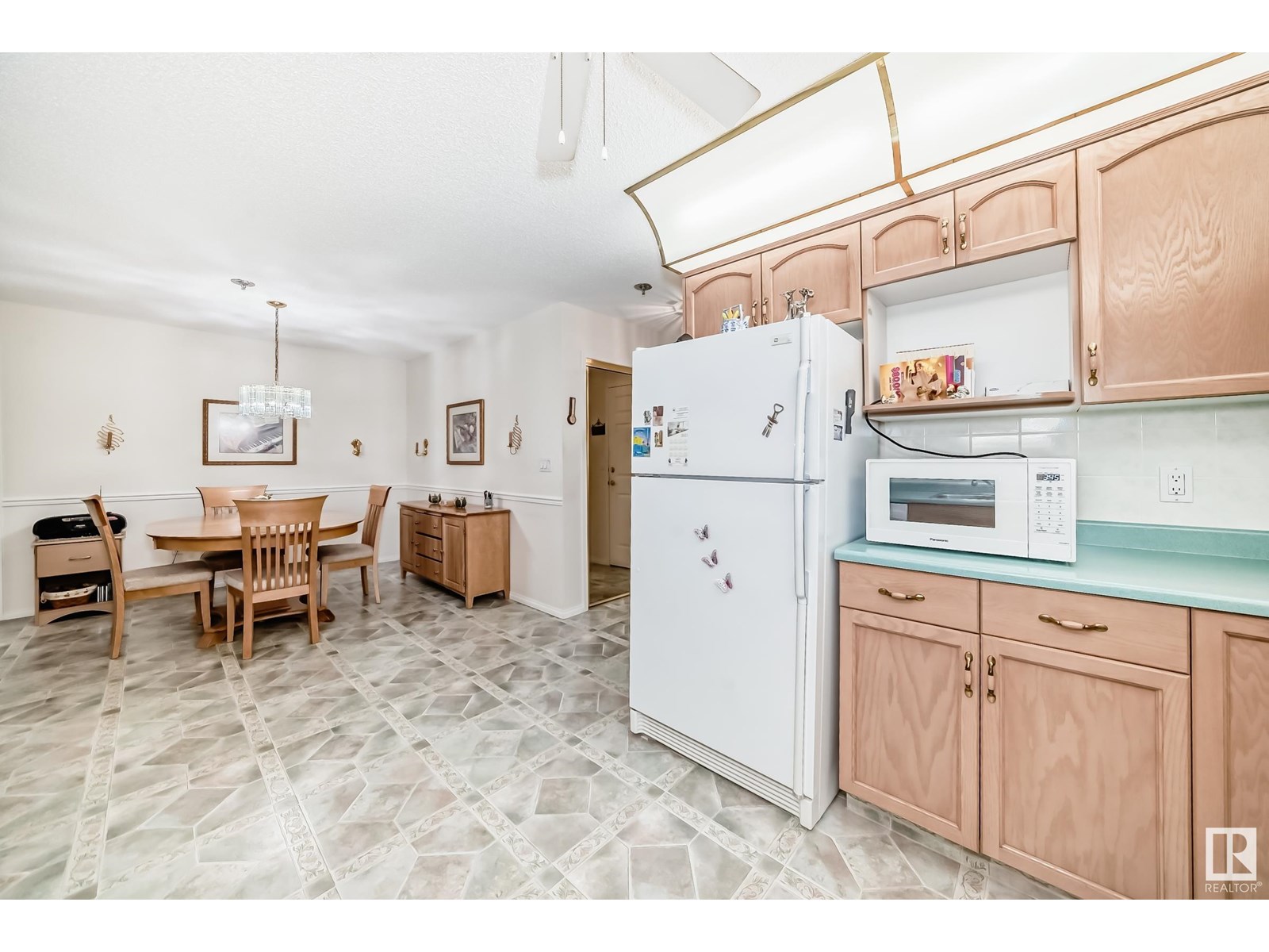 Photo 7 of 211 10915 21 Av Nw, Edmonton AB