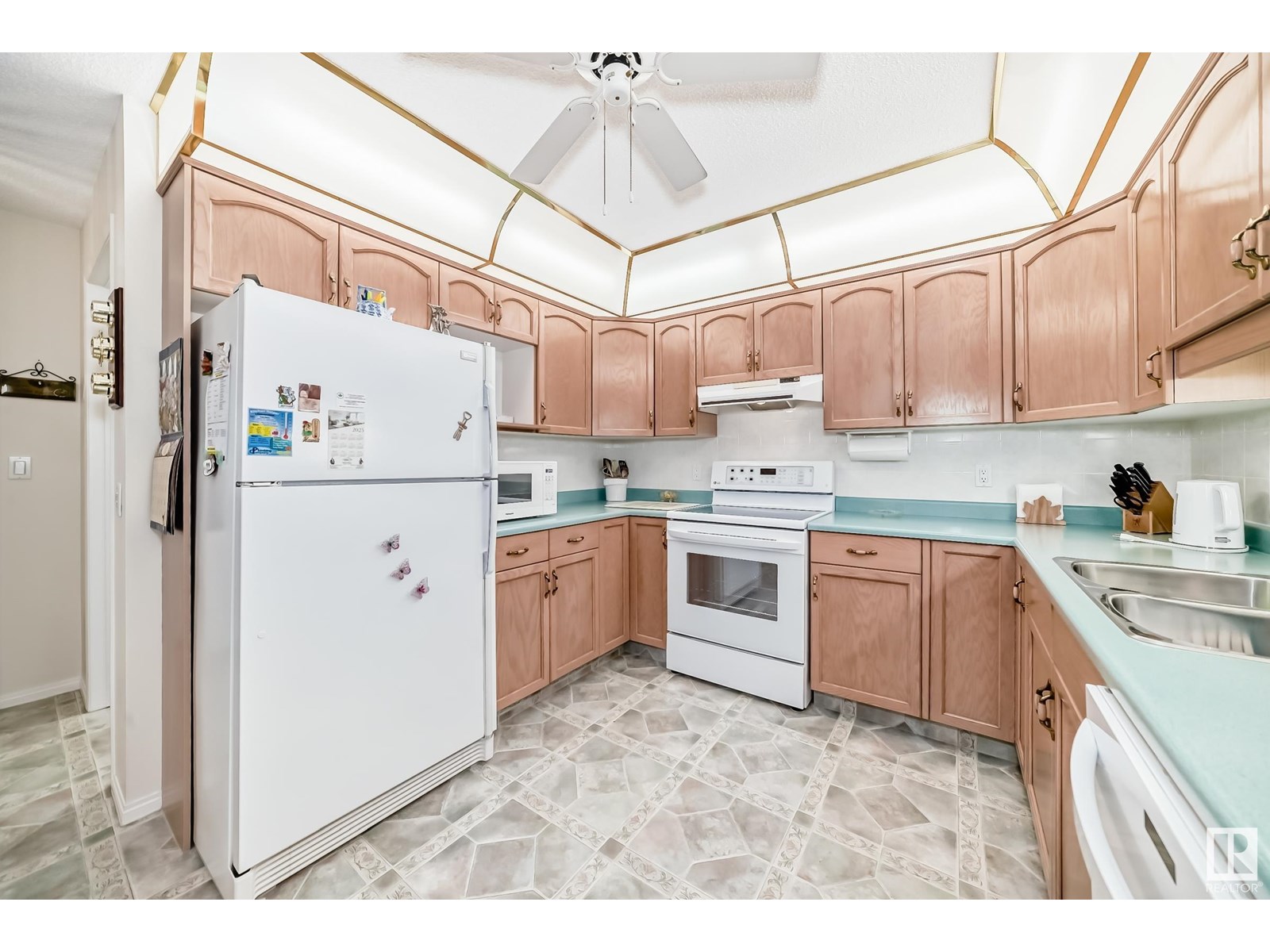 Photo 8 of 211 10915 21 Av Nw, Edmonton AB