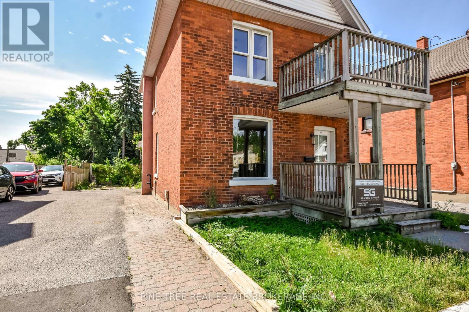 Photo 9 of 9 Sophia Street W, Barrie ON