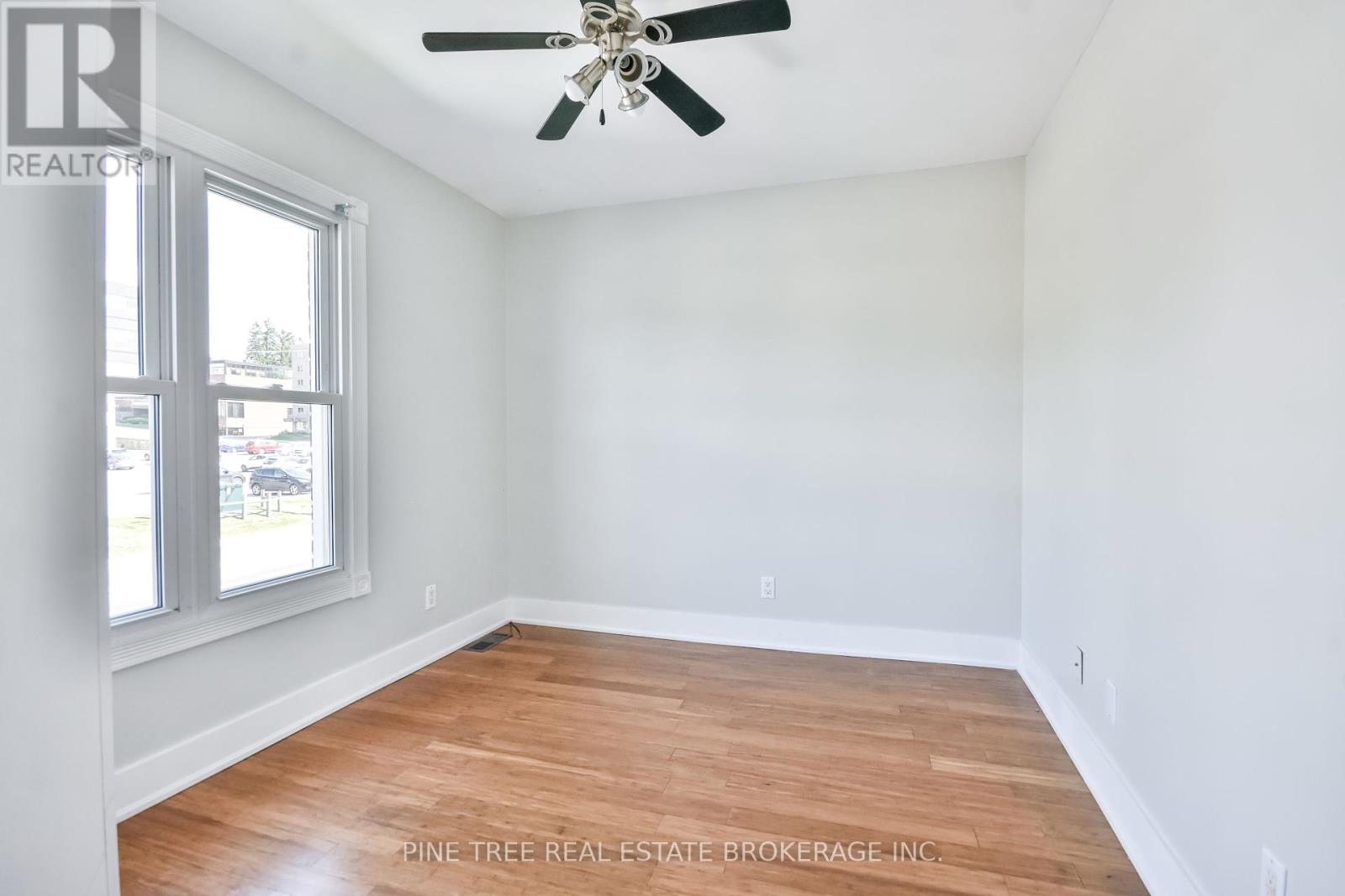 Photo 31 of 9 Sophia Street W, Barrie ON