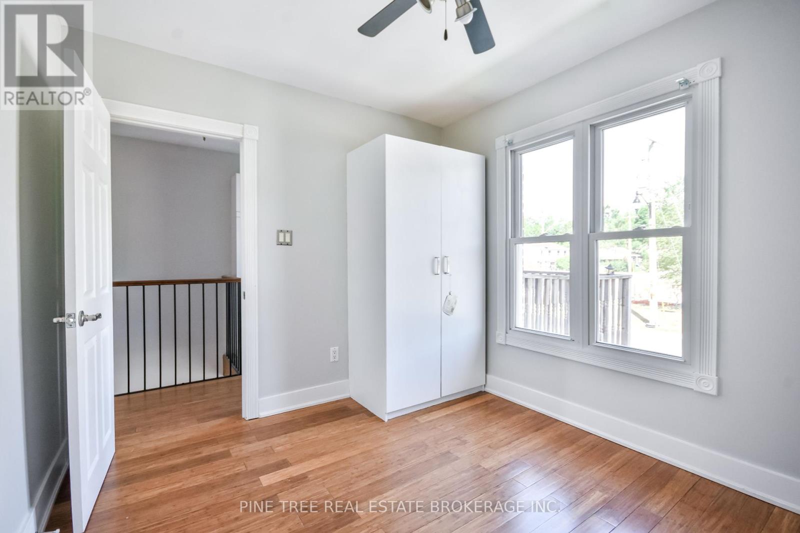 Photo 35 of 9 Sophia Street W, Barrie ON
