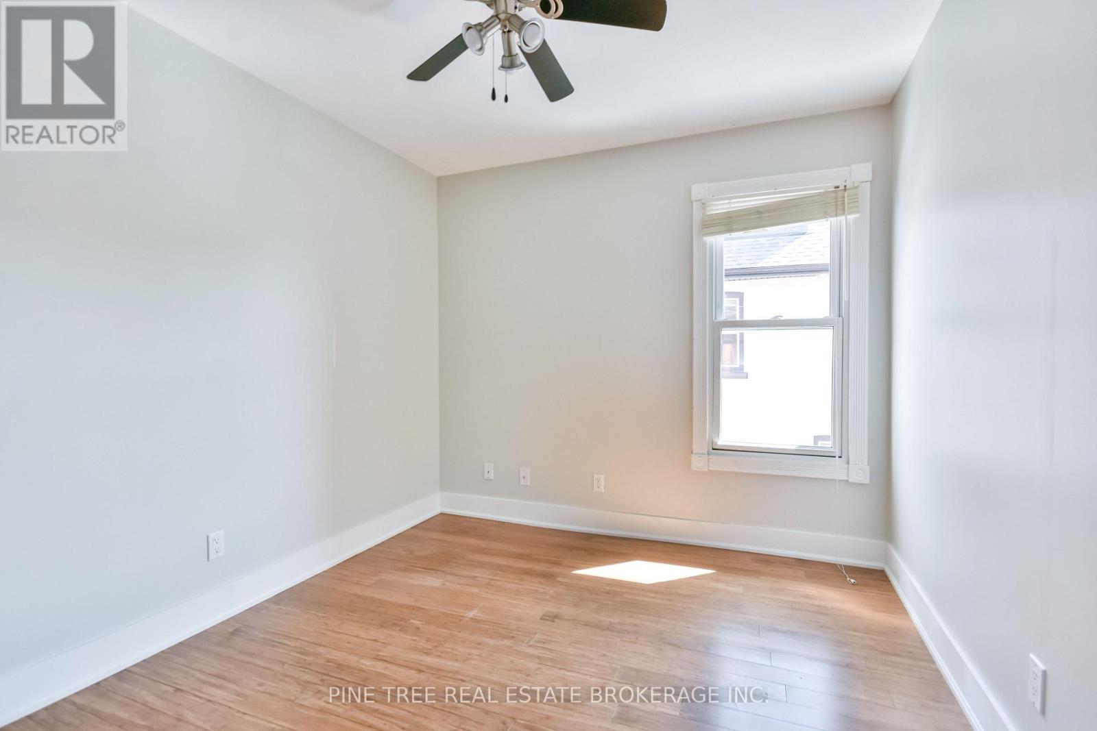 Photo 39 of 9 Sophia Street W, Barrie ON