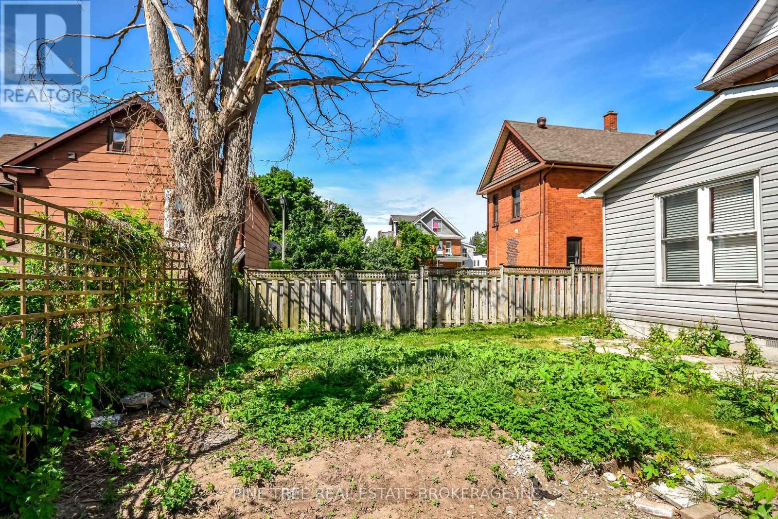 Photo 34 of 9 Sophia Street W, Barrie ON