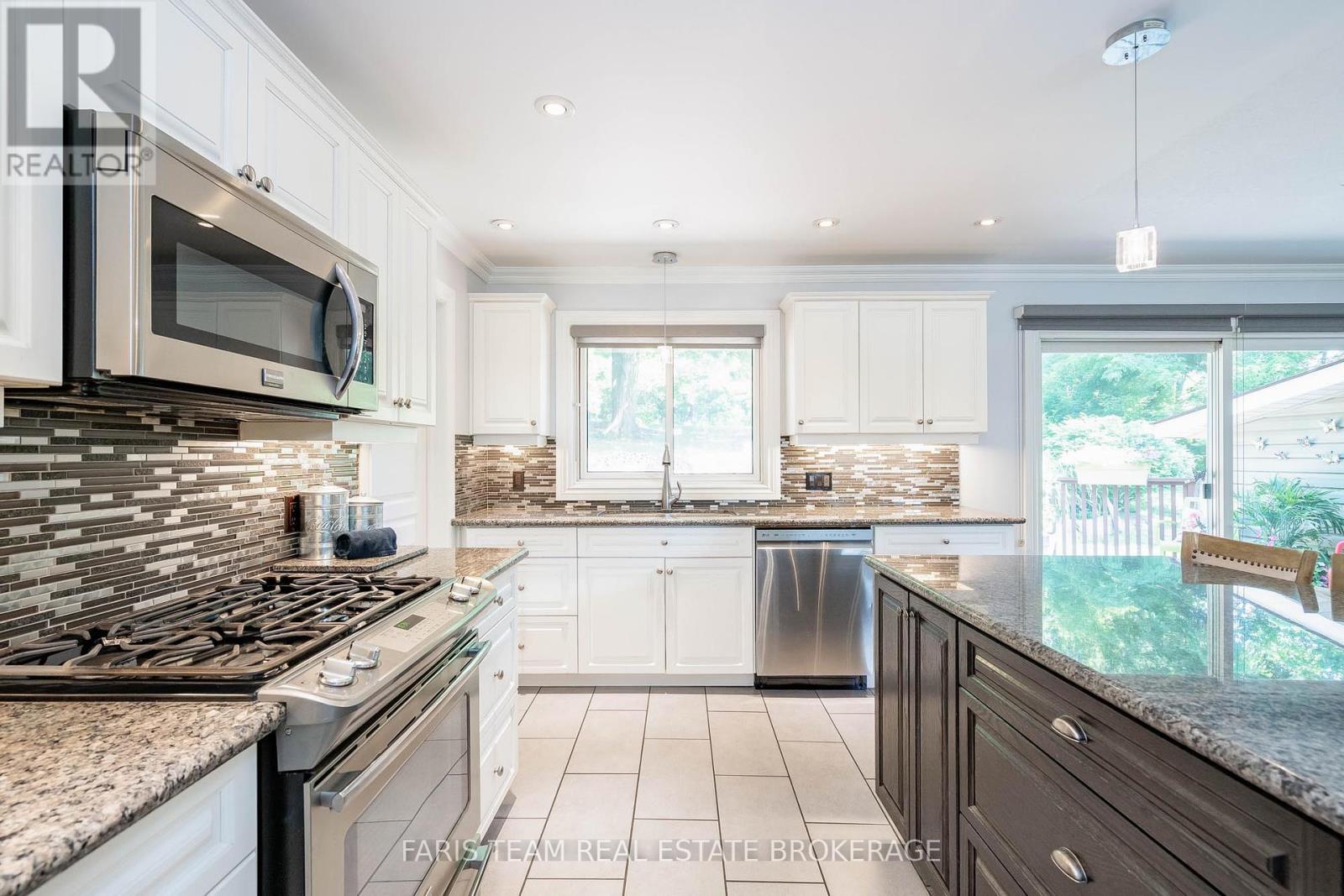 Photo 18 of 1116 Everton Road, Midland ON