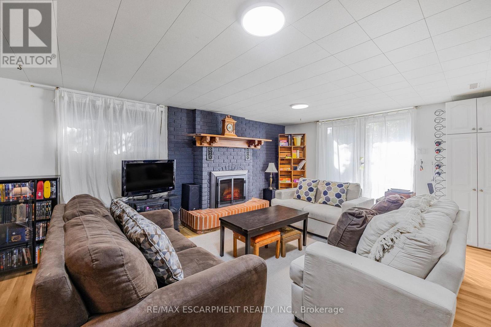 Photo 4 of 172 Old Ancaster Road N, Hamilton ON