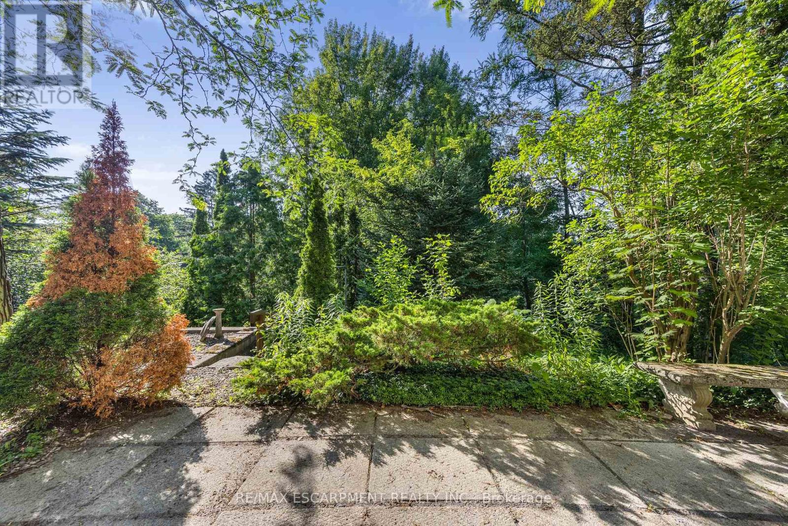 Photo 6 of 172 Old Ancaster Road N, Hamilton ON