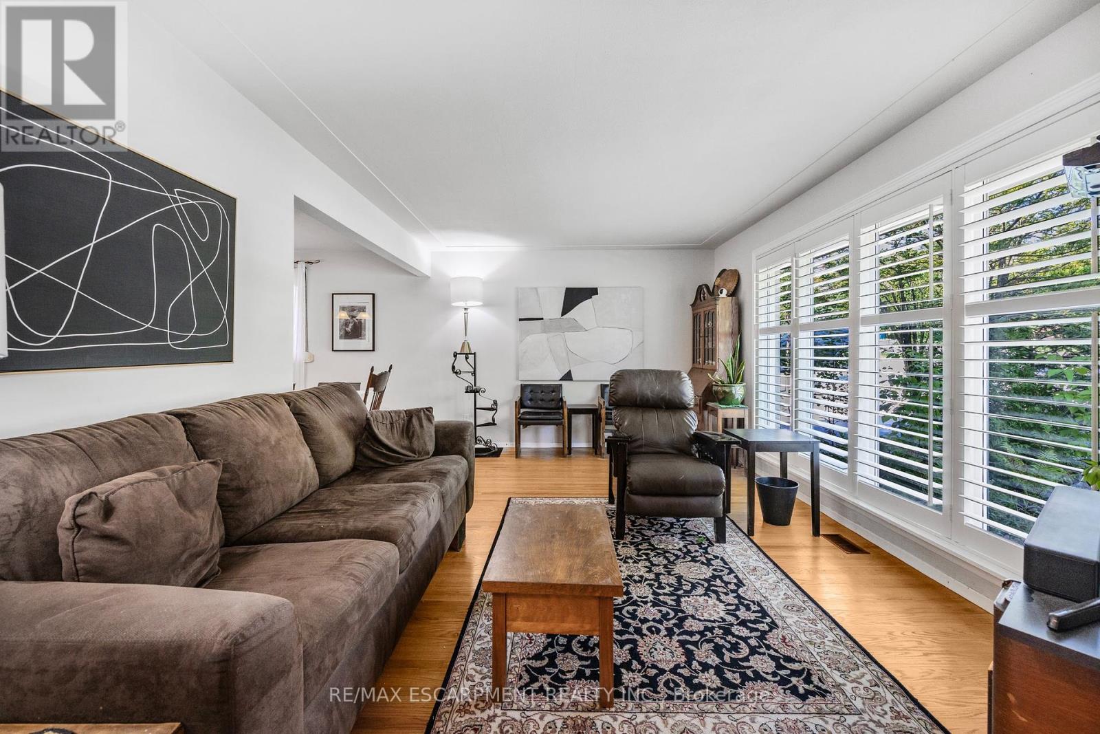 Photo 3 of 172 Old Ancaster Road N, Hamilton ON