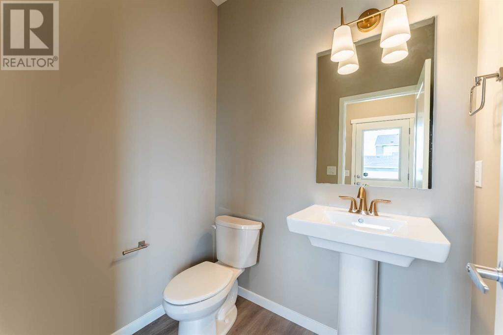 Photo 20 of 121 Hotchkiss Way Se, Calgary AB
