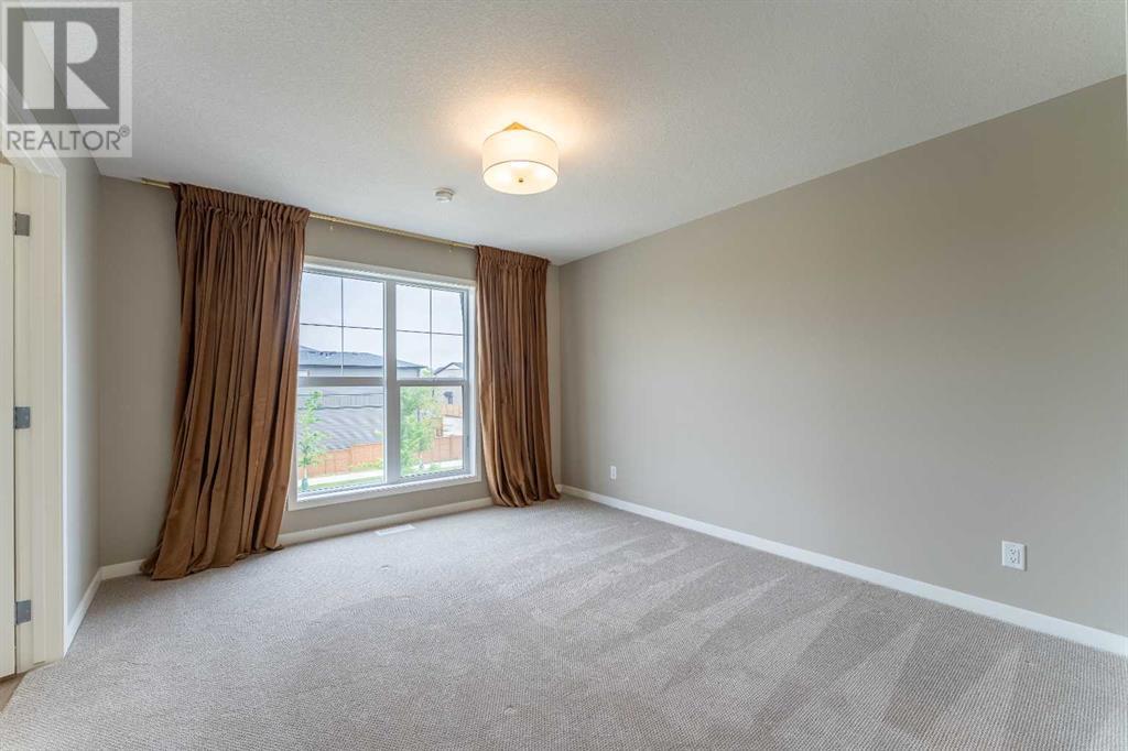 Photo 22 of 121 Hotchkiss Way Se, Calgary AB