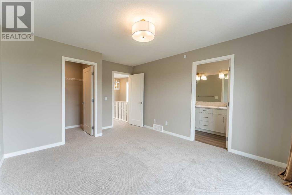 Photo 23 of 121 Hotchkiss Way Se, Calgary AB