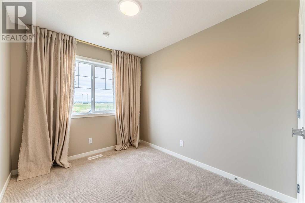 Photo 27 of 121 Hotchkiss Way Se, Calgary AB