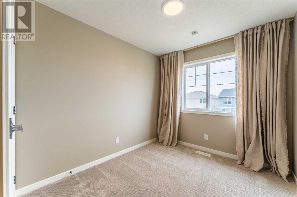 Photo 30 of 121 Hotchkiss Way Se, Calgary AB
