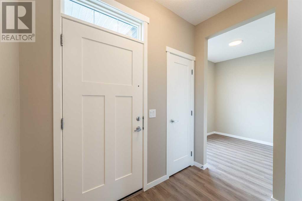 Photo 4 of 121 Hotchkiss Way Se, Calgary AB