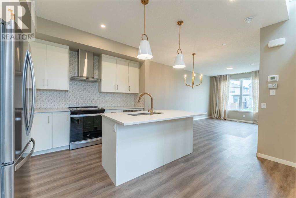 Photo 8 of 121 Hotchkiss Way Se, Calgary AB