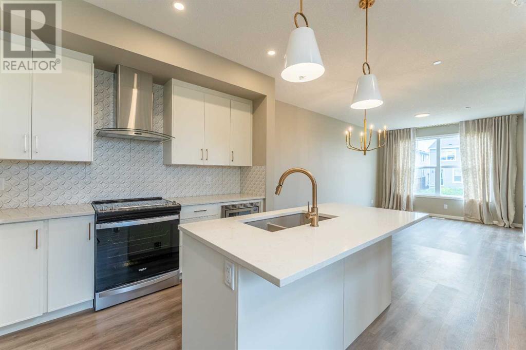 Photo 9 of 121 Hotchkiss Way Se, Calgary AB