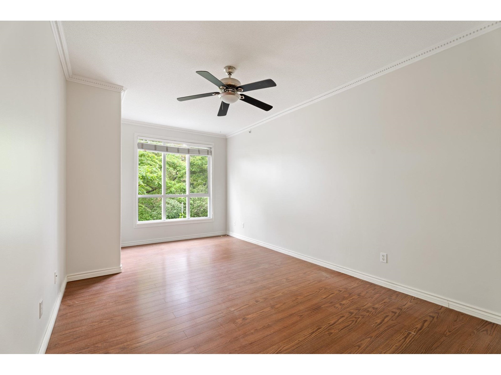 Photo 6 of 409 13860 70 Avenue, Surrey BC