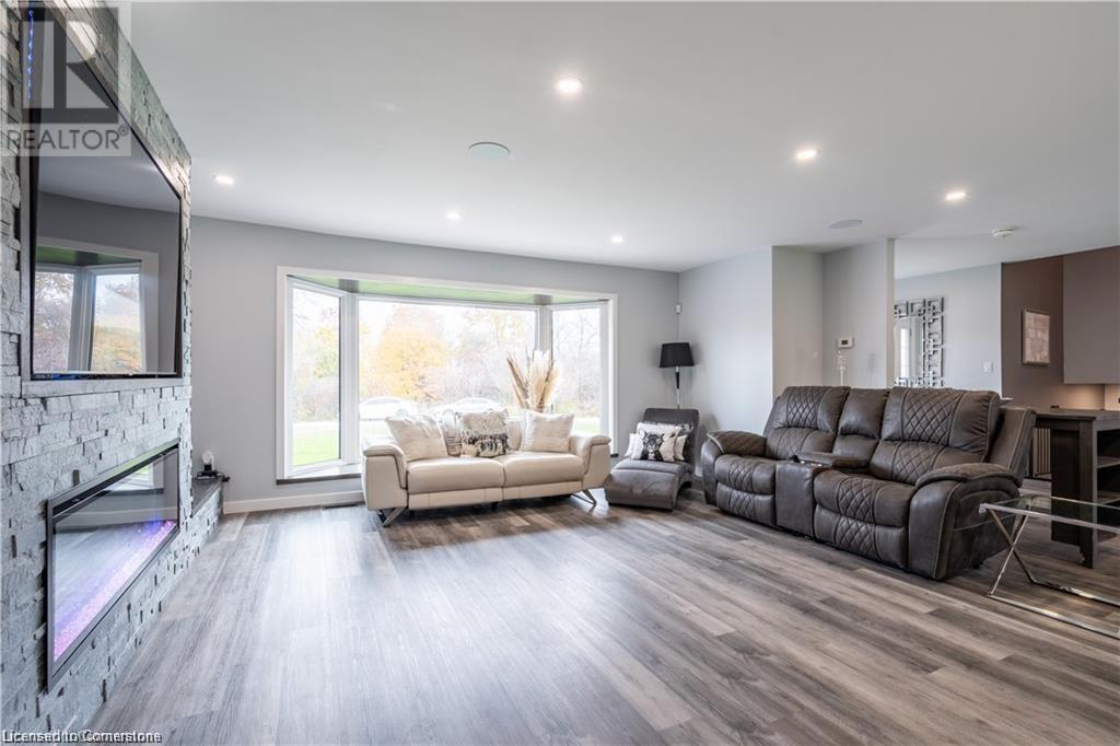 Photo 16 of 4006 Queen Street, Nanticoke ON