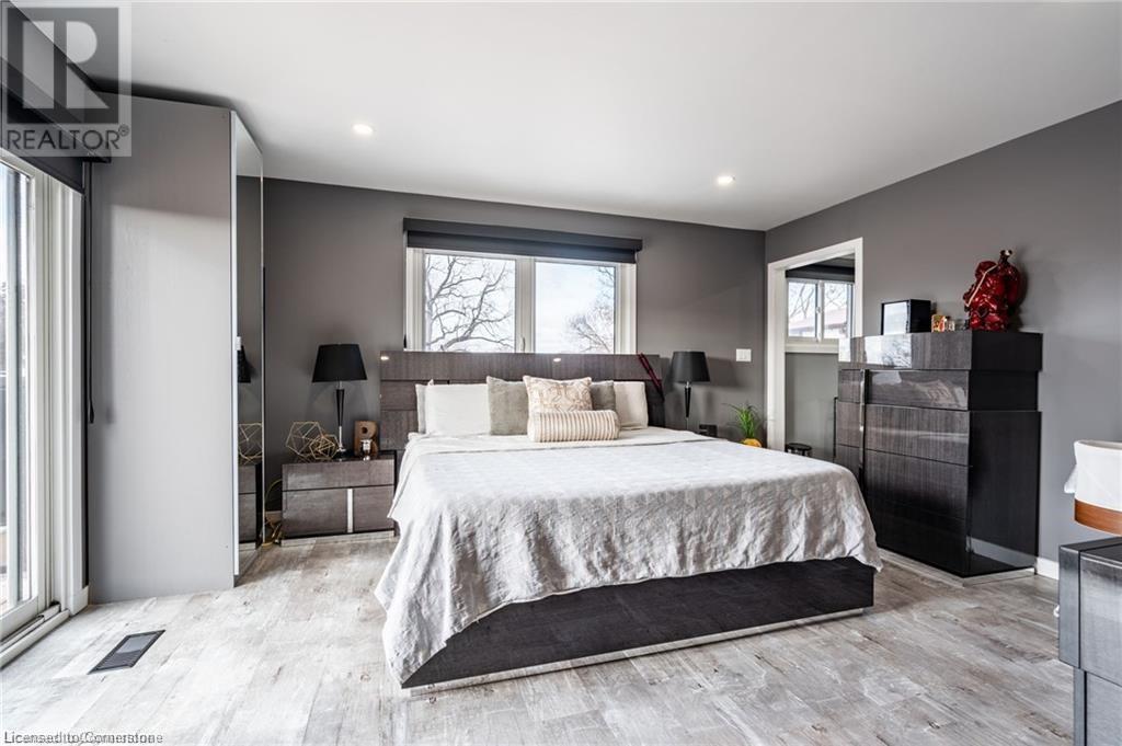 Photo 4 of 4006 Queen Street, Nanticoke ON