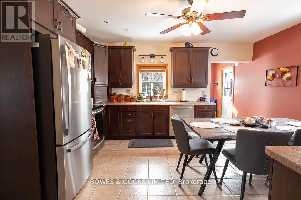 Photo 8 of 5635 Highway 620, Wollaston ON