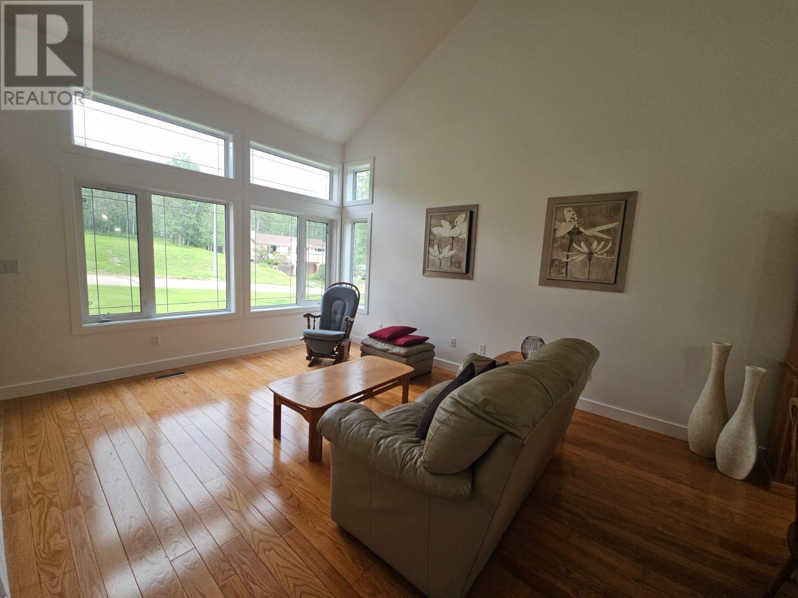 5309 Hillside Avenue NW, Chetwynd