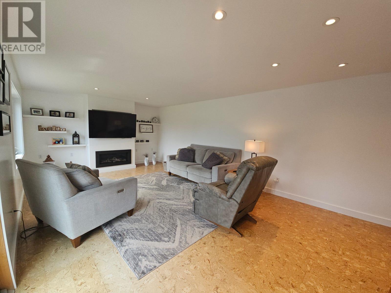 5309 Hillside Avenue NW, Chetwynd